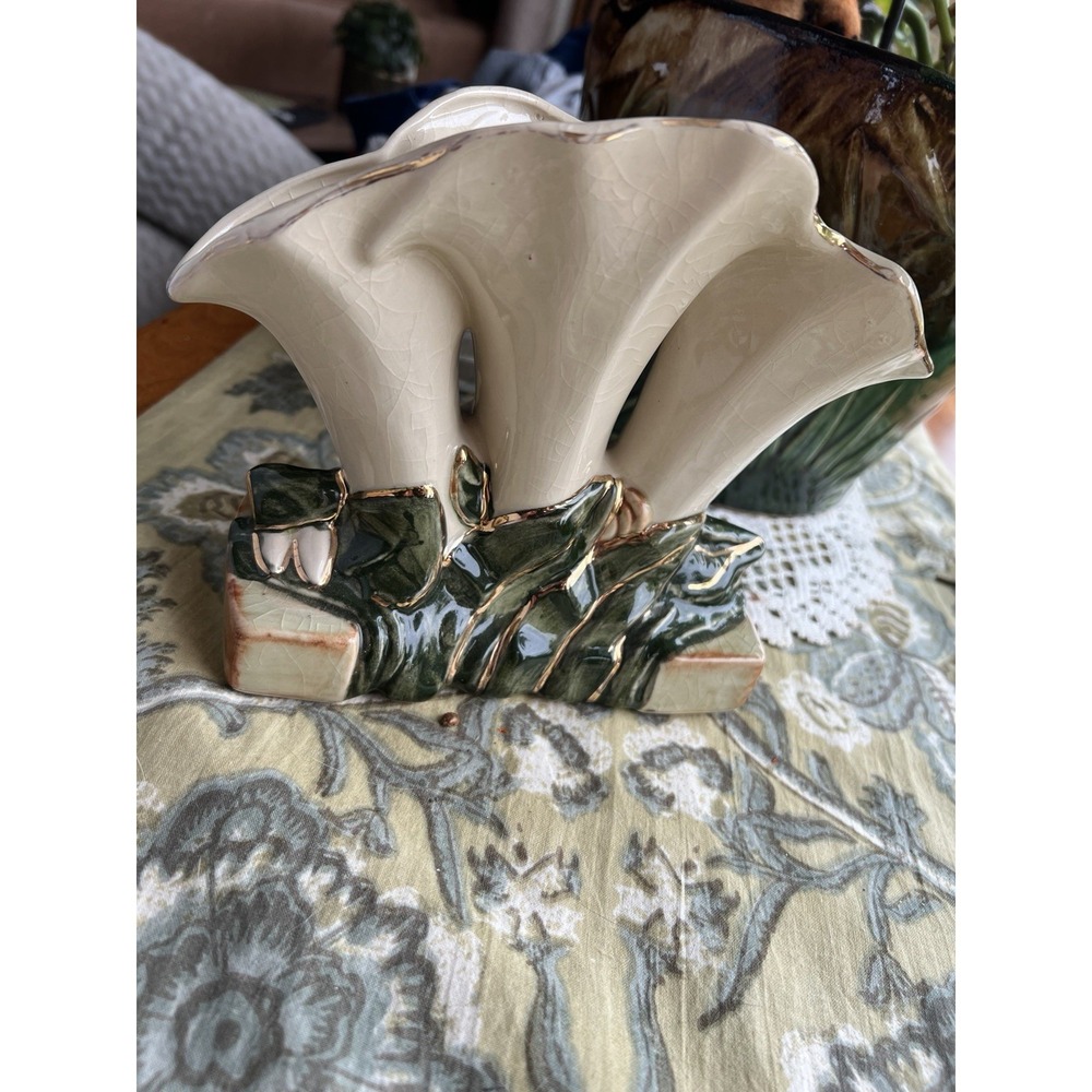 Vintage McCoy USA Triple Calla Lily Vase Planter Pottery Ivory Green Gold 1950s - Picture 5 of 12